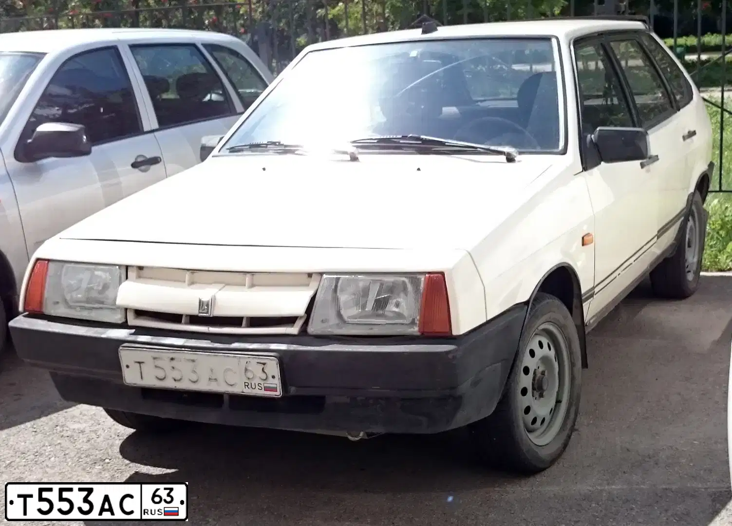 Фото автомобиля VAZ ВАЗ 2109, 1988 — госномер Т553АС63. Цвет: Белый
