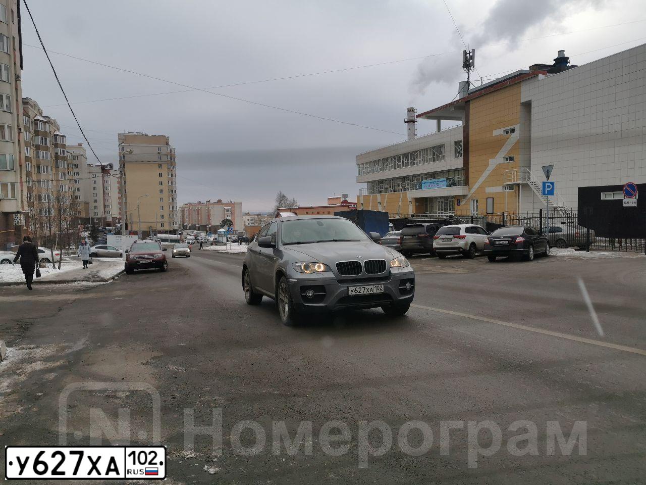 Фото автомобиля BMW X6, 2012 — госномер У627ХА102. Цвет: СЕРЫЙ