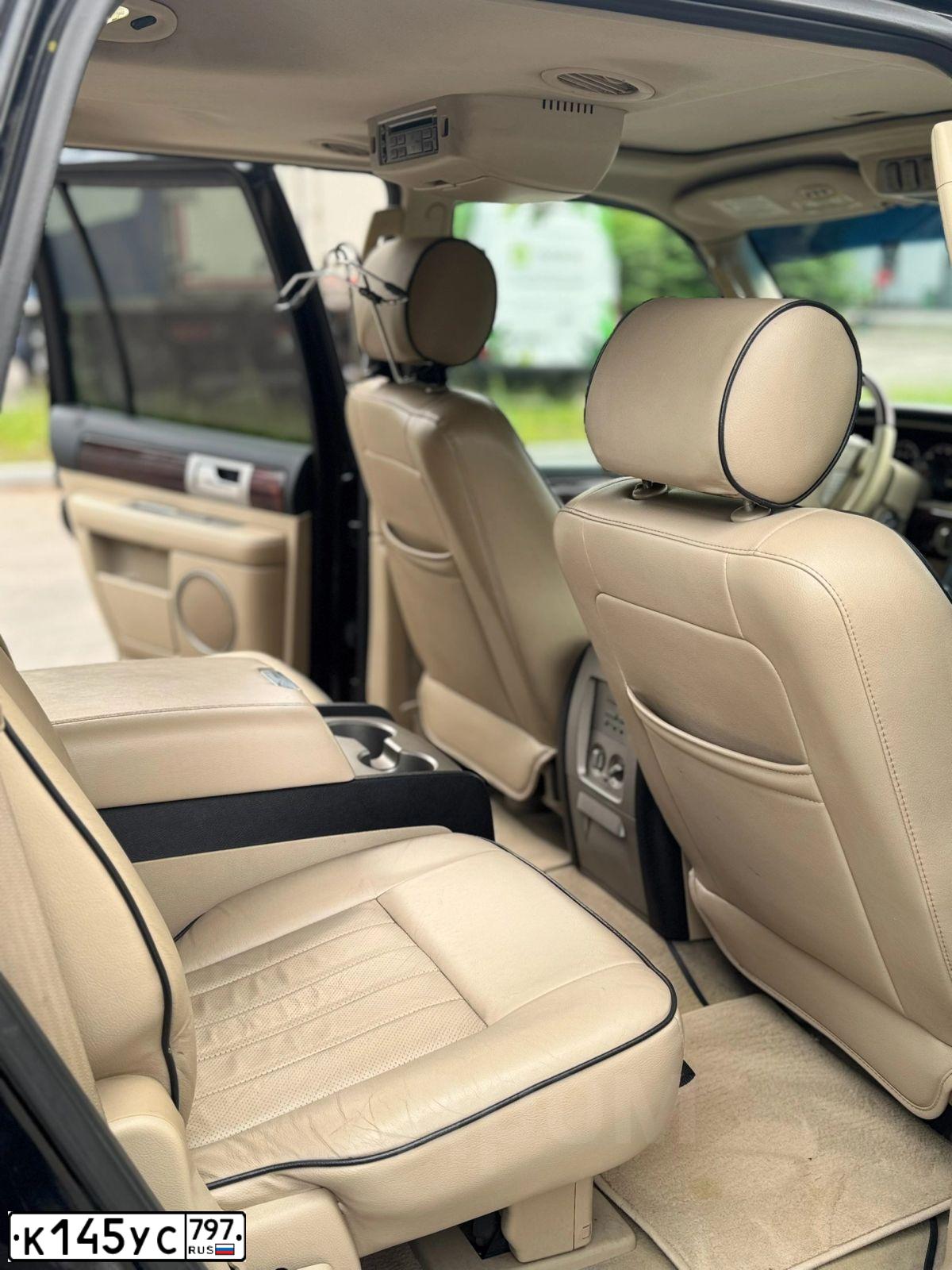 Фото автомобиля LINCOLN NAVIGATOR, 2006 — госномер К145УС797. Цвет: ЧЕРНЫЙ