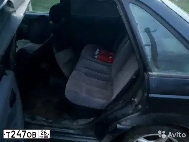Фото автомобиля VOLKSWAGEN PASSAT, 1990 — госномер У211СМ05. Цвет: синий