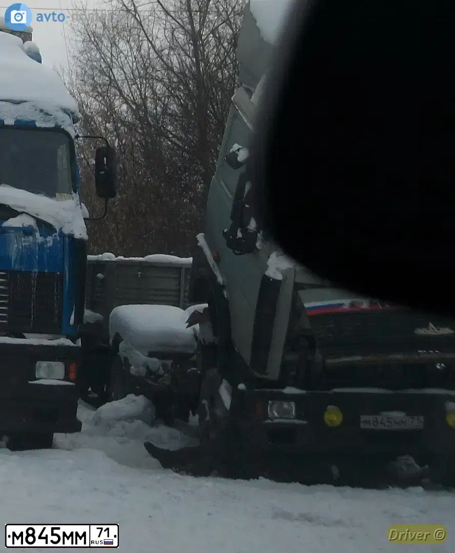 Фото автомобиля МАЗ 54323-032, 2000 — госномер О012МВ71. Цвет: СВЕТЛО СЕРЫЙ