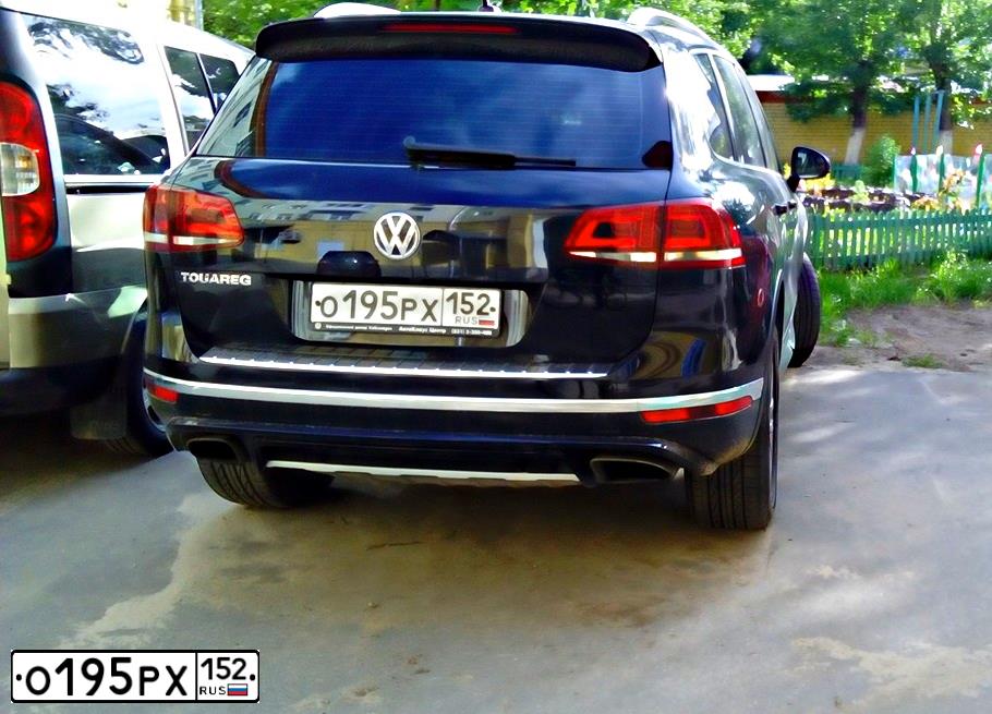 Фото автомобиля VOLKSWAGEN TOUAREG, 2017 — госномер О195РХ152. Цвет: ЧЕРНЫЙ
