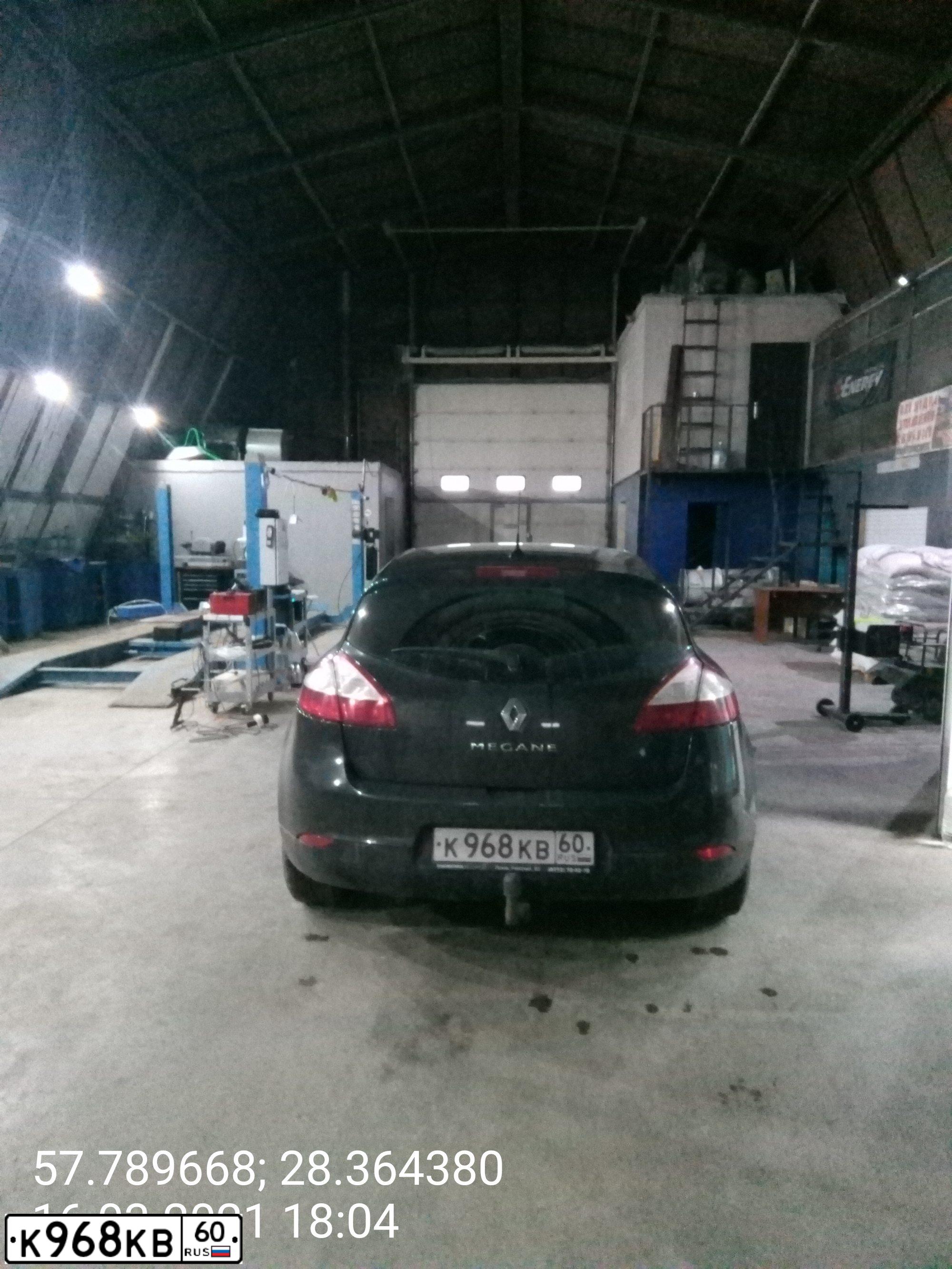 Фото автомобиля RENAULT MEGANE, 2009 — госномер А987СМ60. Цвет: ЧЕРНЫЙ