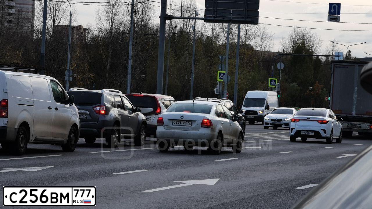 Фото автомобиля VOLKSWAGEN POLO, 2014 — госномер С256ВМ777. Цвет: БЕЛЫЙ