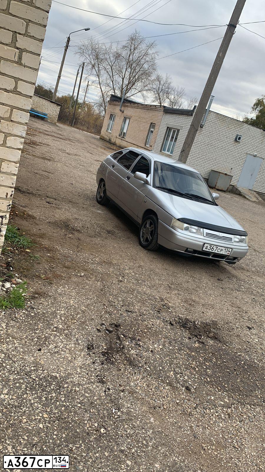 Фото автомобиля LADA 2112, 2002 — госномер О472МС134
