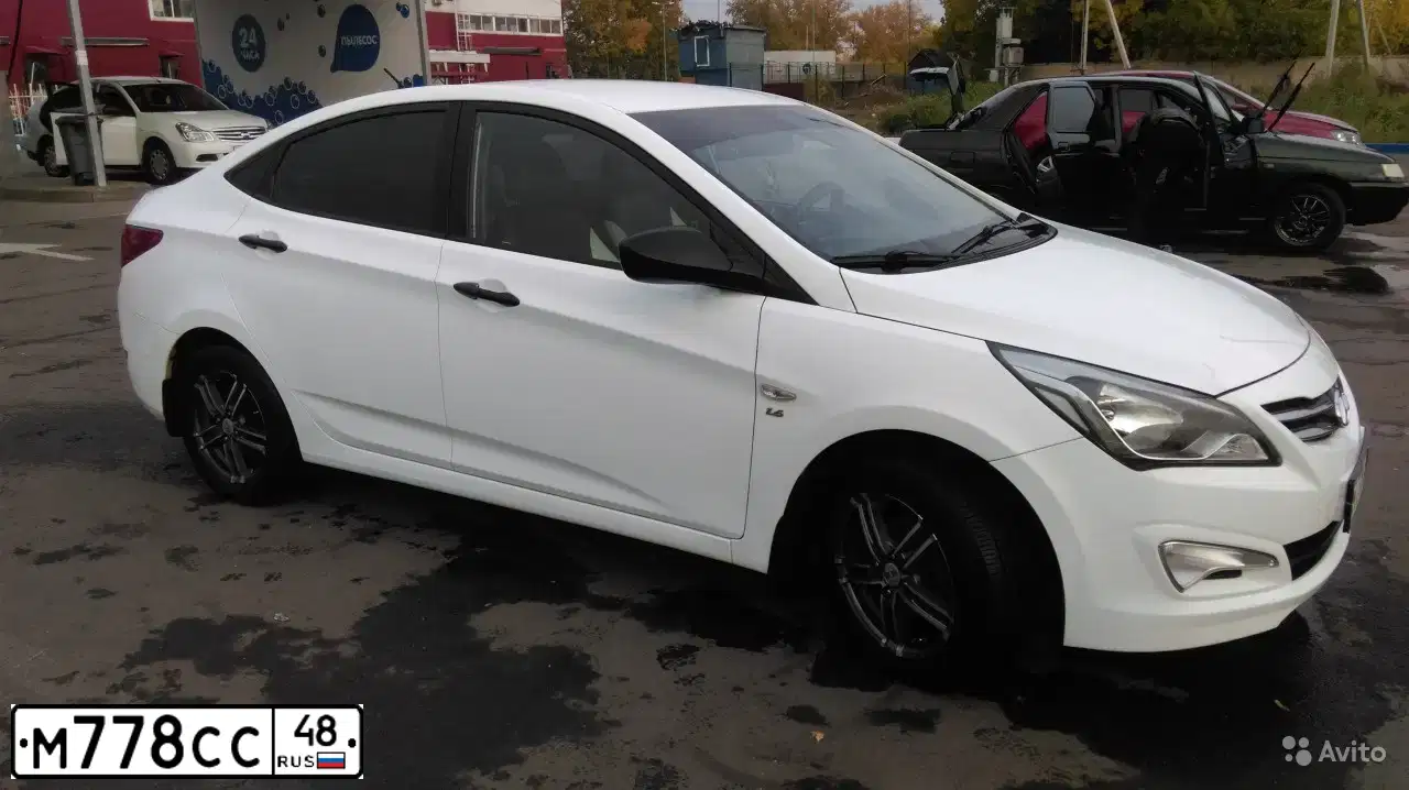 Фото автомобиля HYUNDAI SOLARIS, 2014 — госномер О680МО57. Цвет: БЕЛЫЙ