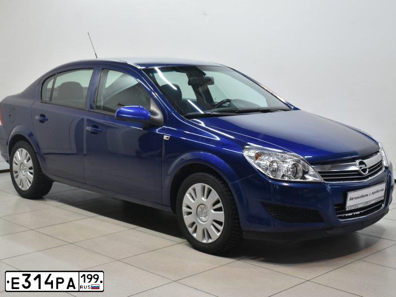 Фото автомобиля OPEL ASTRA, 2008 — госномер Е314РА199. Цвет: синий