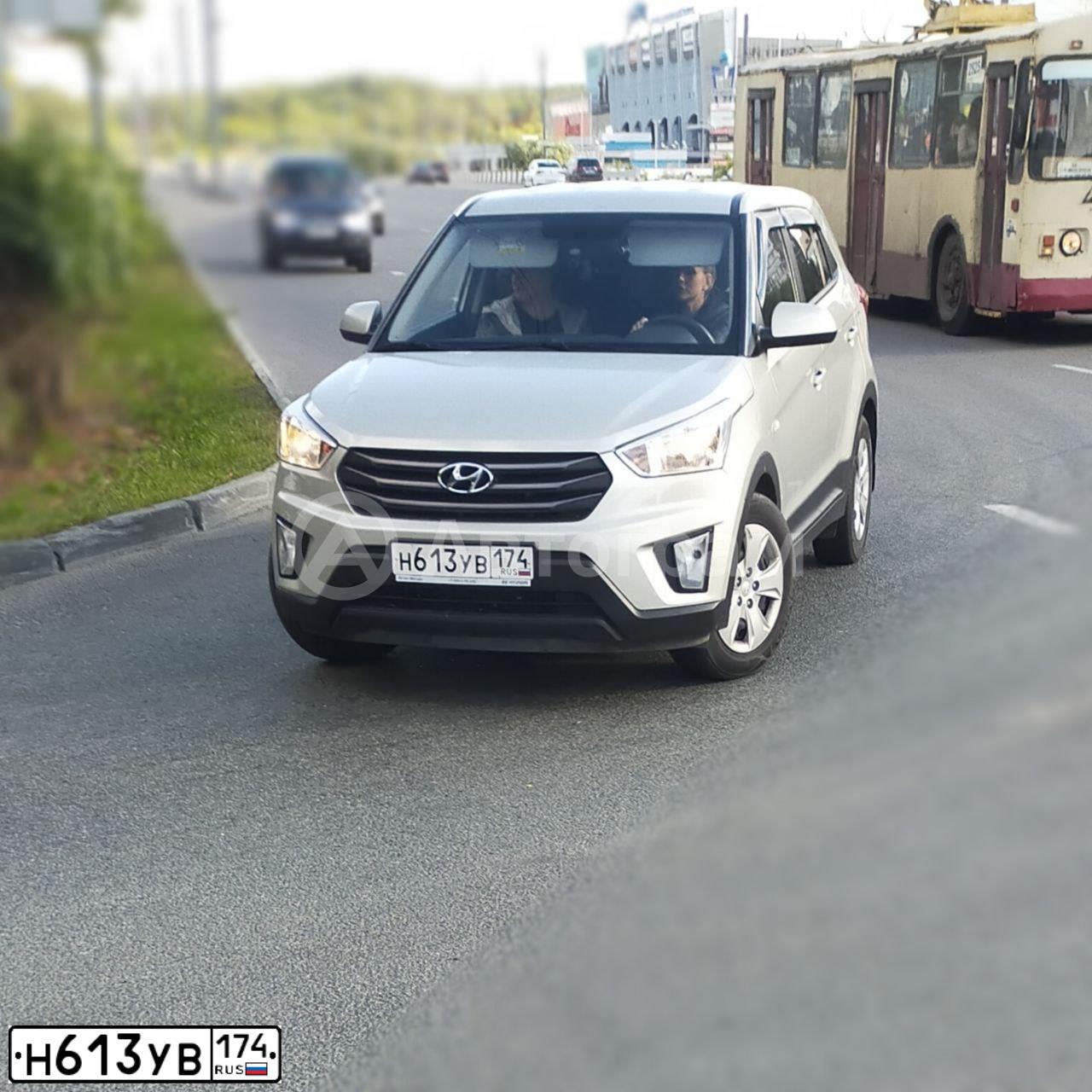 Фото автомобиля HYUNDAI CRETA, 2019 — госномер Н613УВ174. Цвет: БЕЖЕВЫЙ