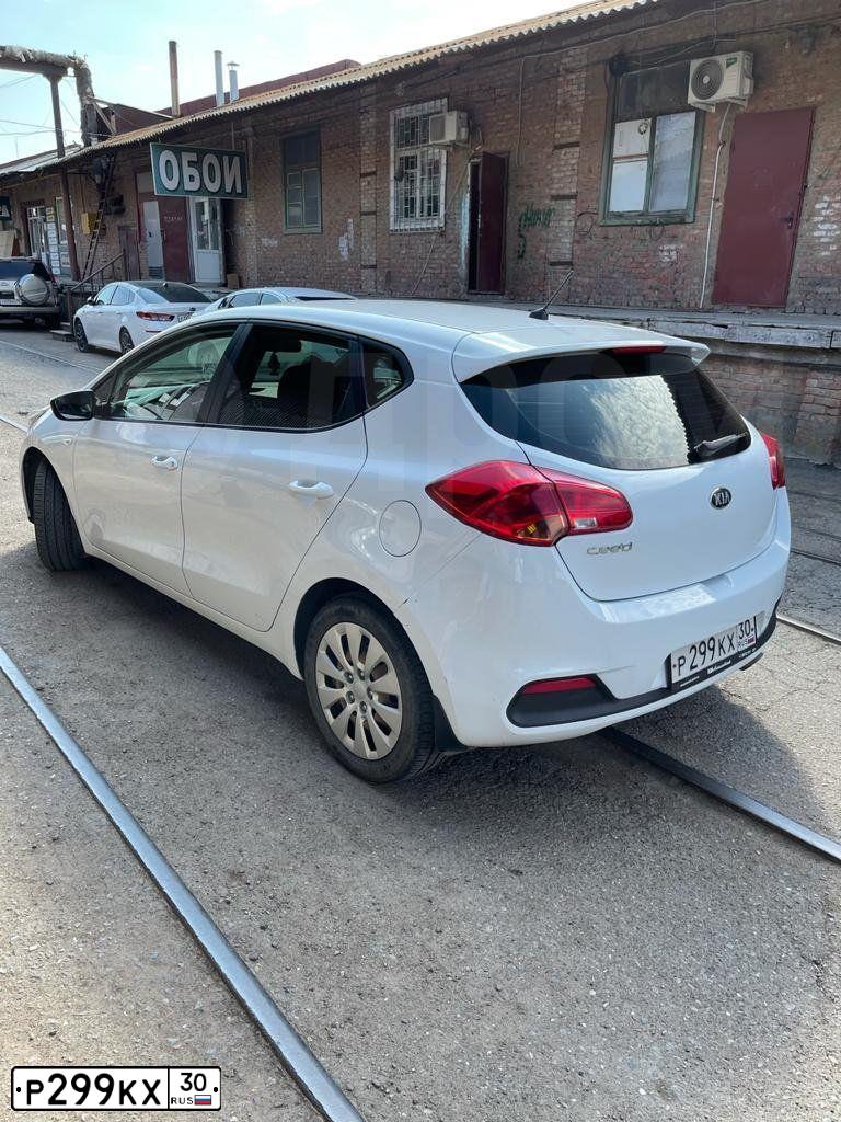 Фото автомобиля KIA CEE'D, 2013 — госномер Т494ЕЕ761. Цвет: Белый