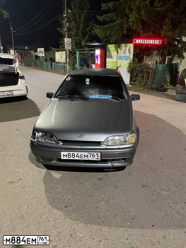 Фото автомобиля LADA 2114 SAMARA, 2008 — госномер М884ЕМ761. Цвет: СРЕДНИЙ СЕРО-ЗЕЛЕНЫЙ МЕТ.