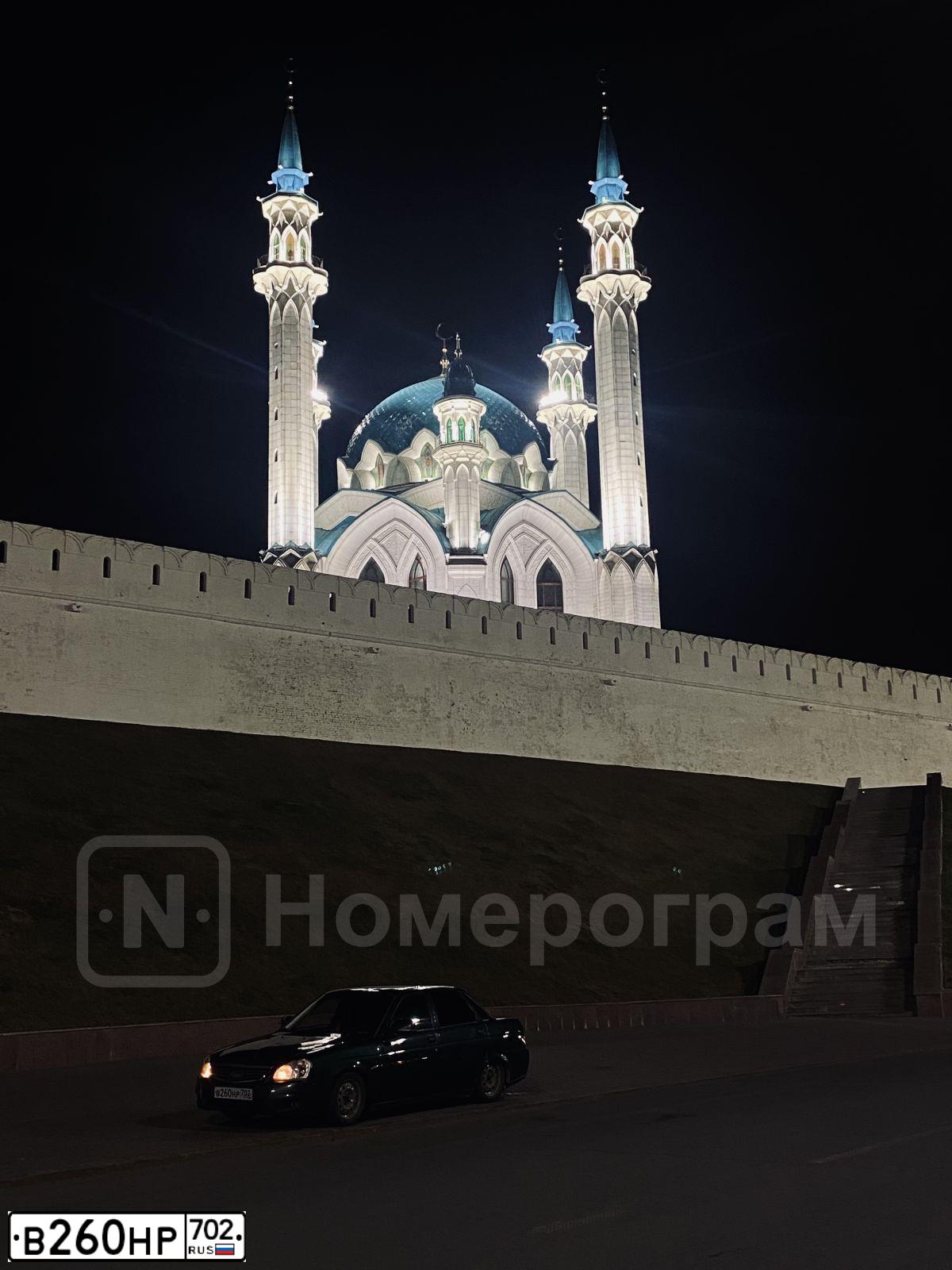 Фото автомобиля LADA 2170 PRIORA, 2007 — госномер В260НР702. Цвет: ЗЕЛЕНЫЙ