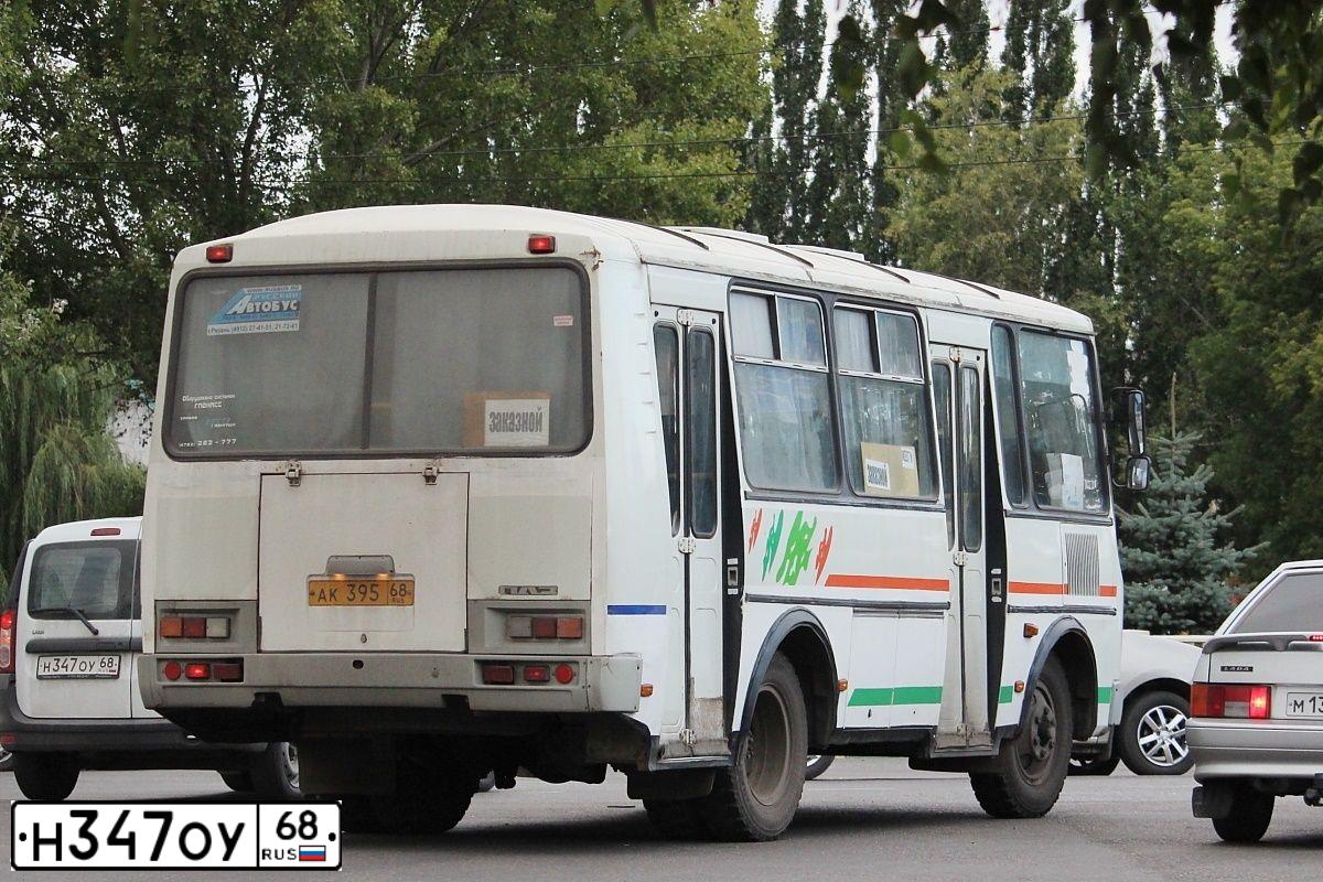 Фото автомобиля LADA LARGUS, 2014 — госномер Е823ВН136. Цвет: Белый