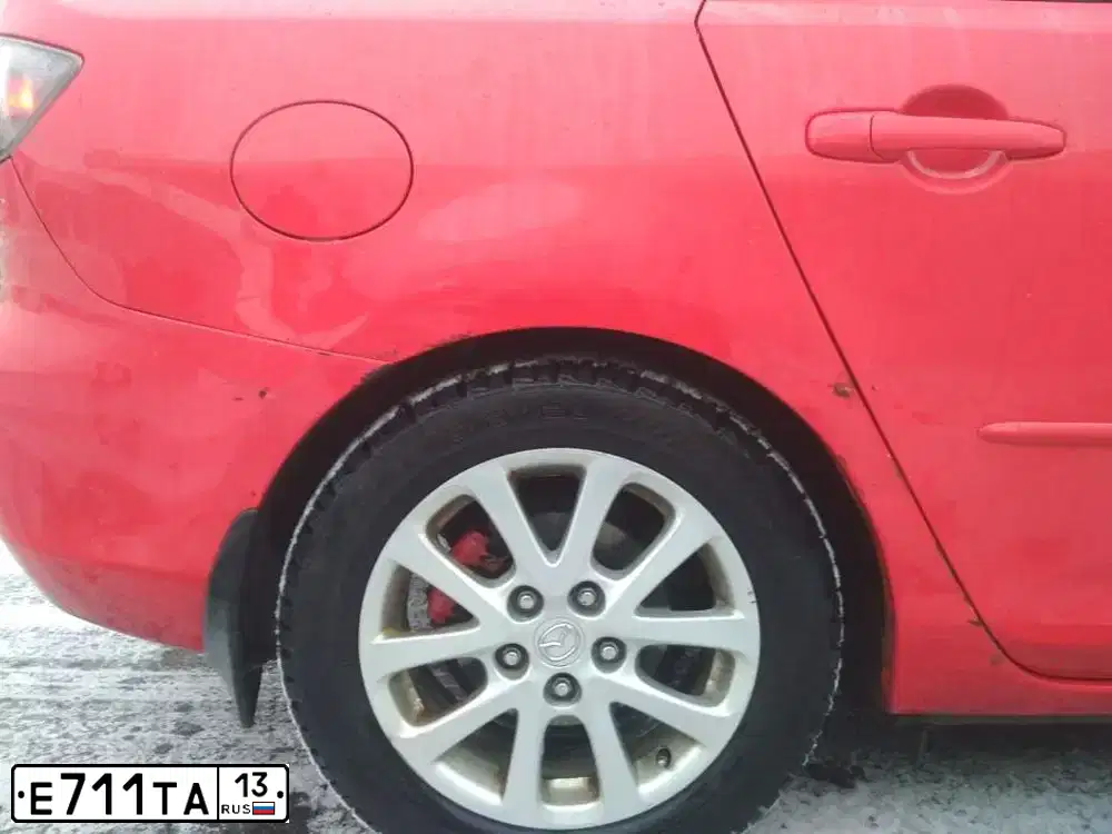 Фото автомобиля MAZDA A 3, 2008 — госномер С335АК761. Цвет: Красный