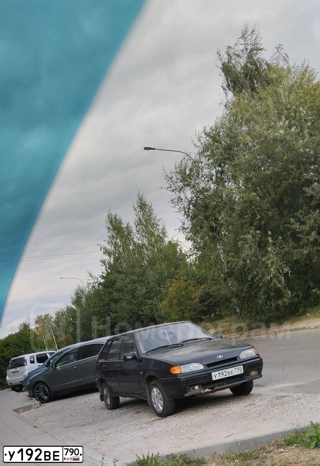Фото автомобиля LADA 2114 SAMARA, 2006 — госномер М095НН64. Цвет: ЧЕРНО-СЕРЫЙ
