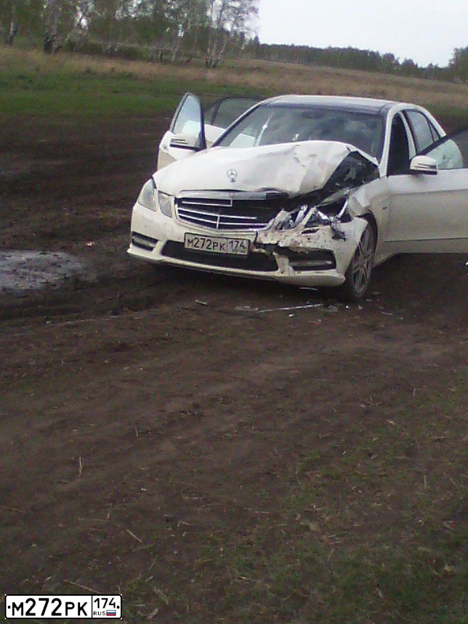 Фото автомобиля MERCEDES E-KLASSE, 2012 — госномер У714СН196. Цвет: Белый