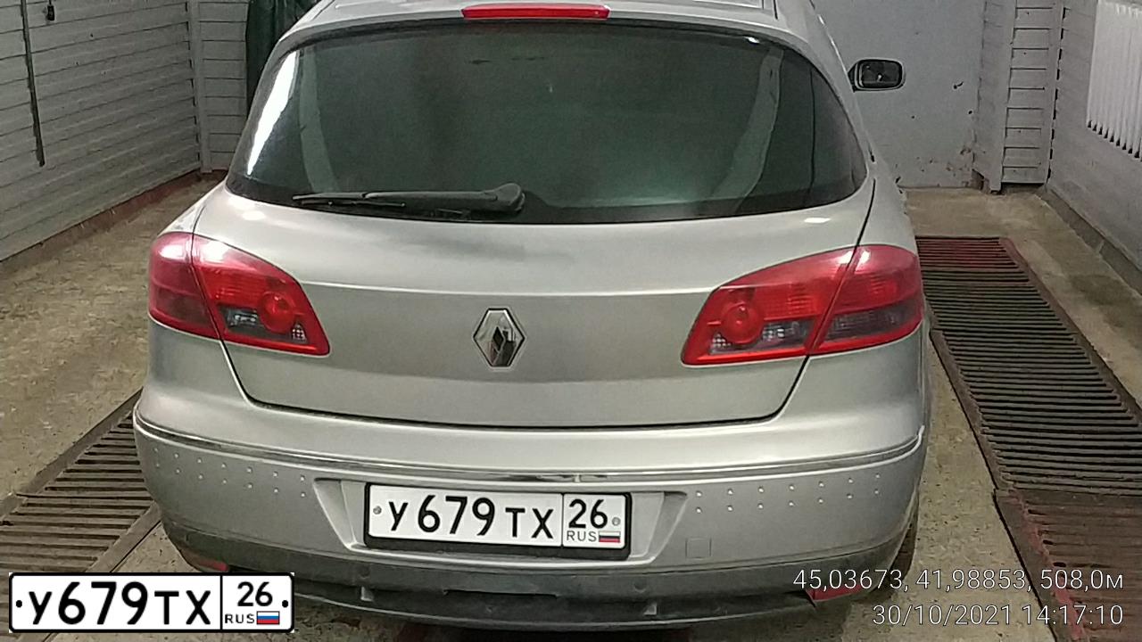 Фото автомобиля RENAULT VEL SATIS, 2003 — госномер У679ТХ26. Цвет: СЕРЫЙ