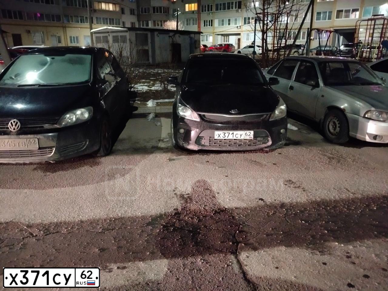 Фото автомобиля KIA RIO, 2017 — госномер Х371СУ62. Цвет: ЧЕРНЫЙ