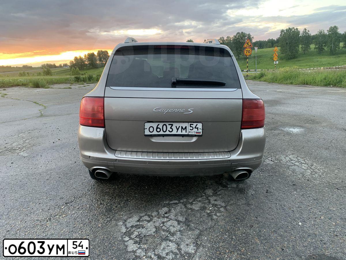 Фото автомобиля PORSCHE CAYENNE, 2004 — госномер С623МА193. Цвет: СЕРЫЙ