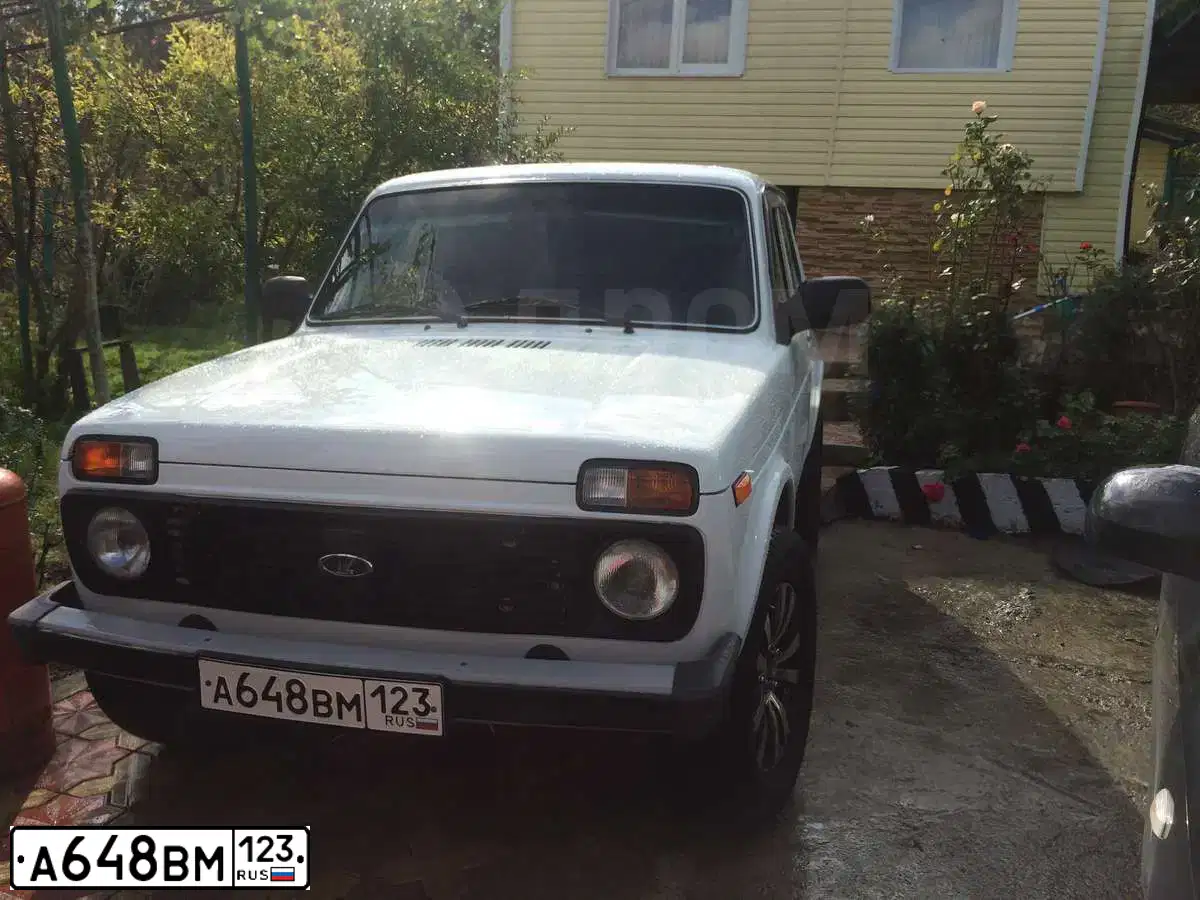 Фото автомобиля LADA 2121 NIVA, 2010 — госномер У505МХ93. Цвет: Белый