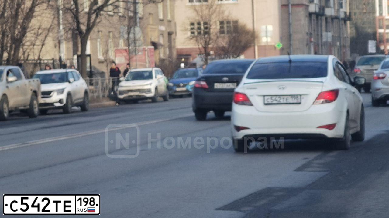 Фото автомобиля HYUNDAI SOLARIS, 2015 — госномер Т687УО178. Цвет: Белый