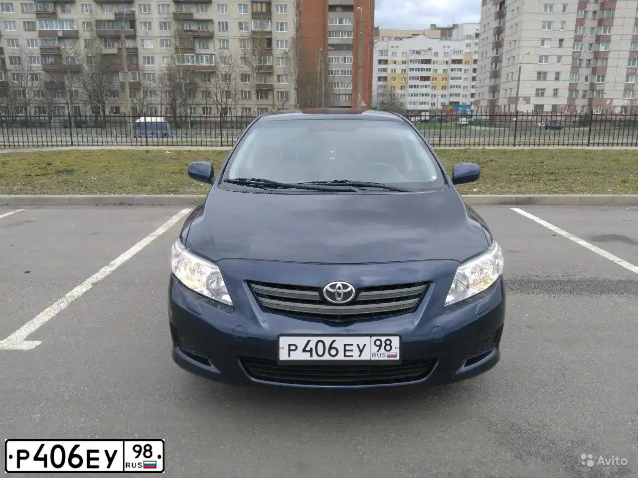 Фото автомобиля TOYOTA COROLLA, 2007 — госномер Р406ЕУ98. Цвет: ТЕМНО - СИНИЙ
