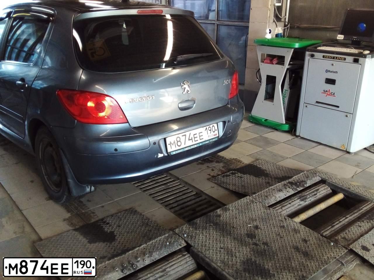 Фото автомобиля PEUGEOT 307, 2007 — госномер Е858ВР550. Цвет: СЕРЫЙ