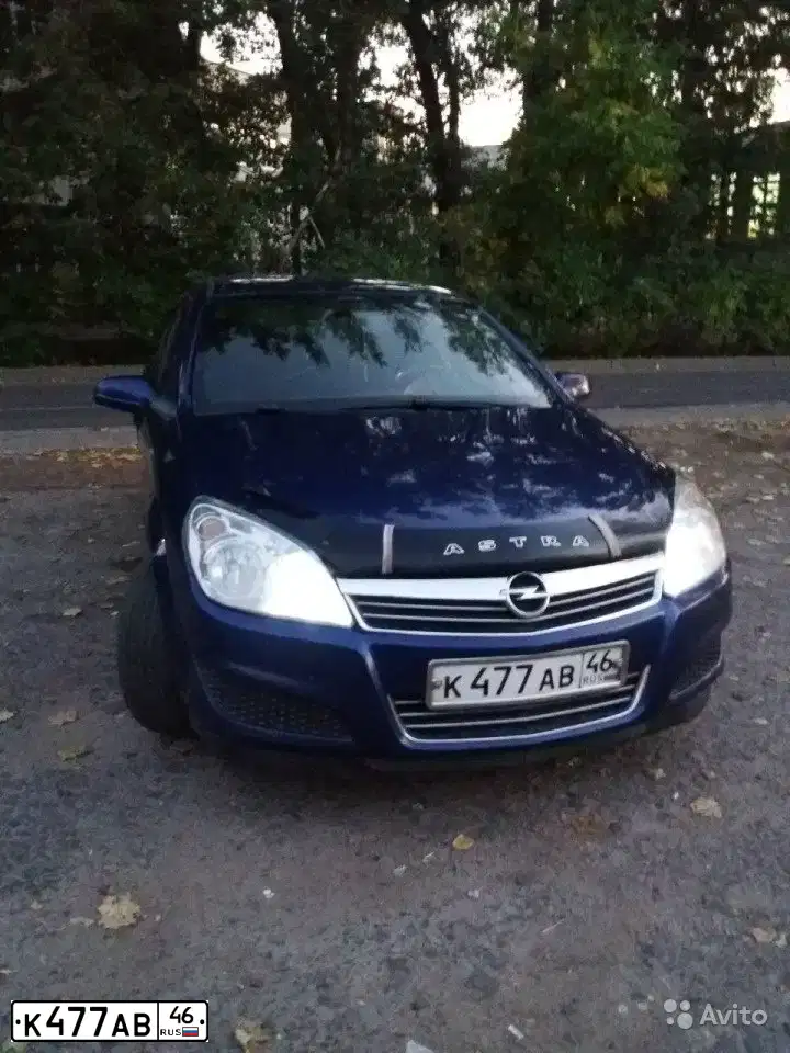 Фото автомобиля OPEL ASTRA, 2007 — госномер К477АВ46. Цвет: СИНИЙ