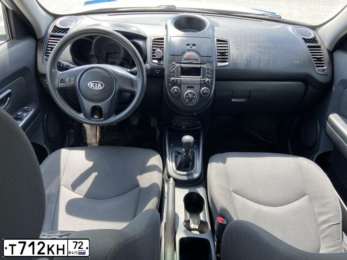 Фото автомобиля KIA SOUL, 2011 — госномер А159ТС196. Цвет: Белый