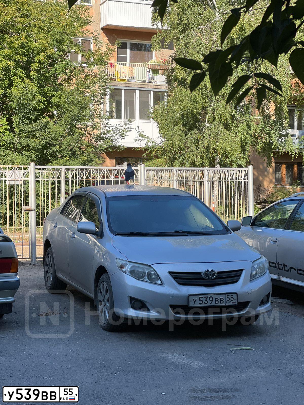 Фото автомобиля TOYOTA COROLLA, 2008 — госномер У539ВВ55. Цвет: серебристый