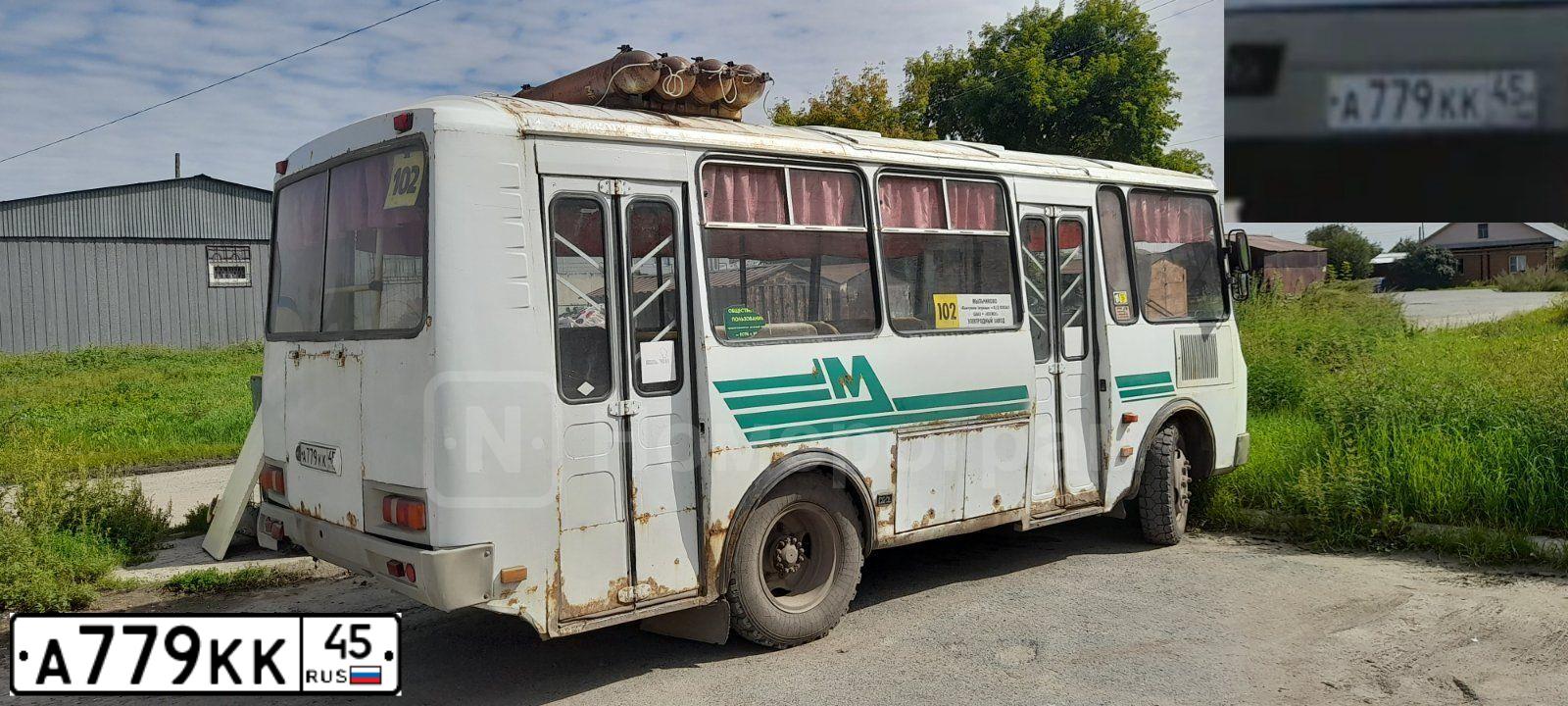 Фото автомобиля PAZ 3205, 2004 — госномер А779КК45. Цвет: Бело-Синий