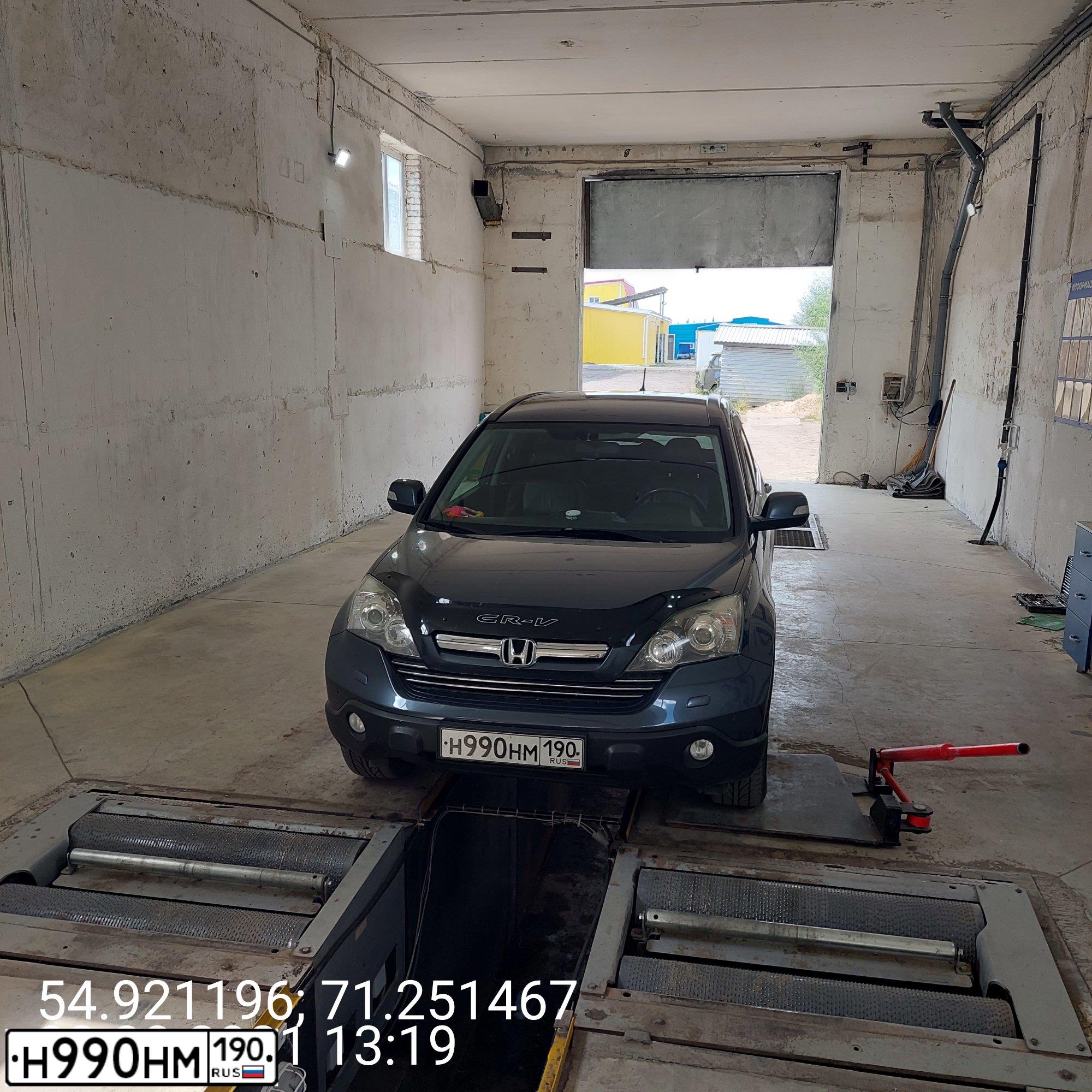Фото автомобиля HONDA CR-V, 2008 — госномер Х804АО55. Цвет: СЕРЫЙ ТЕМНЫЙ
