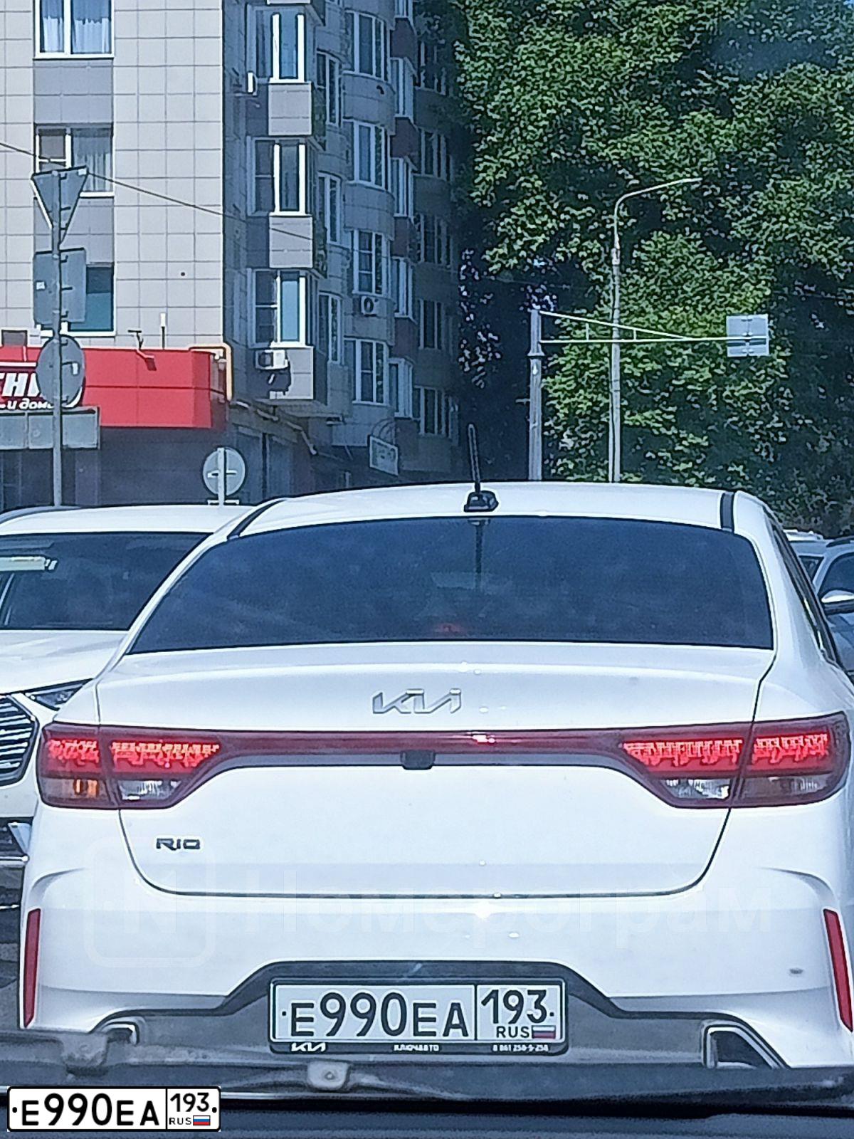 Фото автомобиля KIA RIO, 2022 — госномер Е990ЕА193