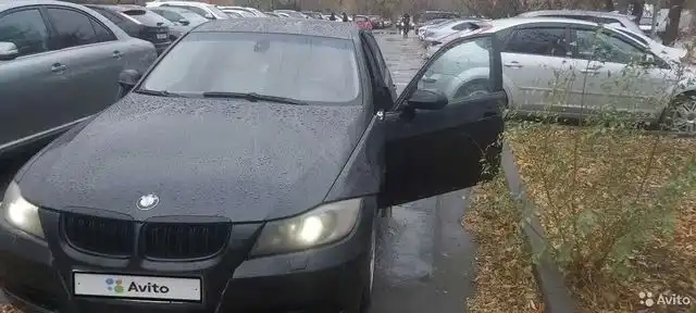 Фото автомобиля BMW SERIE 3, 2005 — госномер Х070ТО174. Цвет: ЧЕРНЫЙ