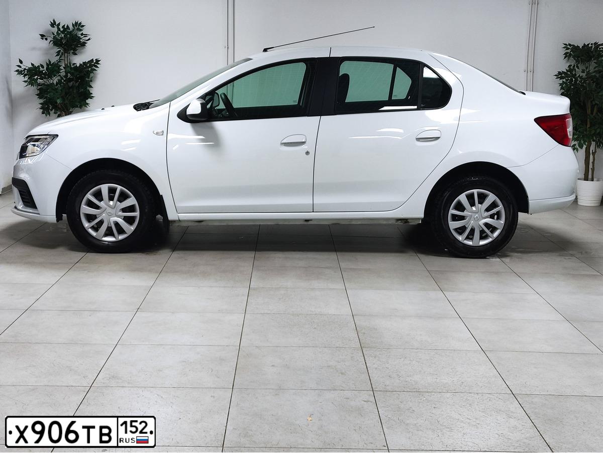 Фото автомобиля RENAULT LOGAN, 2020 — госномер Т692ВТ196. Цвет: Белый