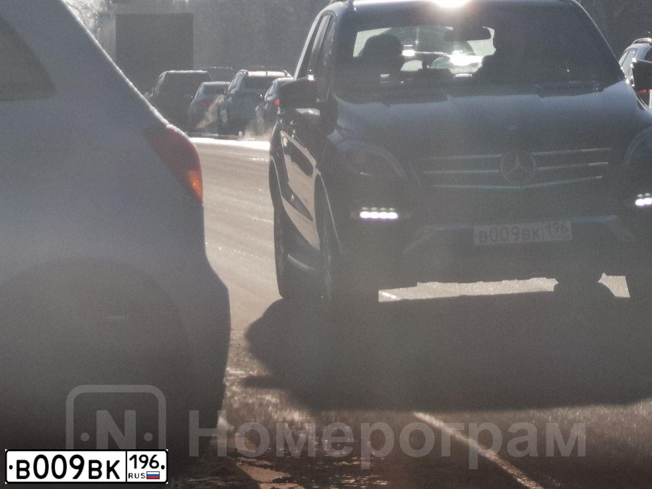 Фото автомобиля MERCEDES M-KLASSE, 2014 — госномер В009ВК196. Цвет: ЧЕРНЫЙ