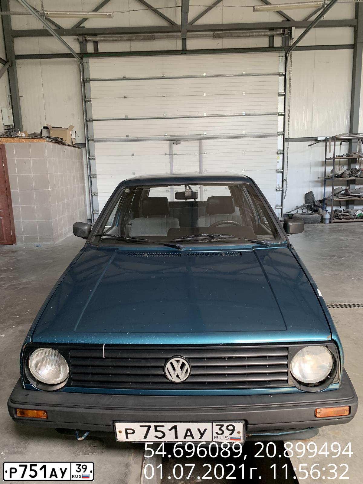 Фото автомобиля VOLKSWAGEN GOLF, 1986 — госномер Р751АУ39. Цвет: ЗЕЛЕНЫЙ