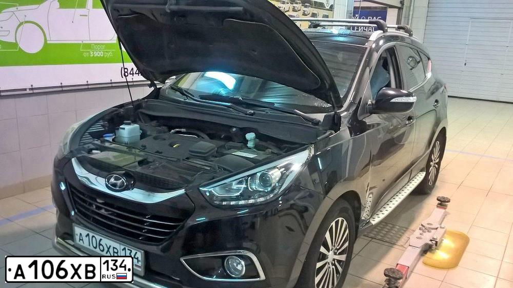 Фото автомобиля HYUNDAI IX35, 2013 — госномер К935ХЕ134. Цвет: ЧЕРНЫЙ