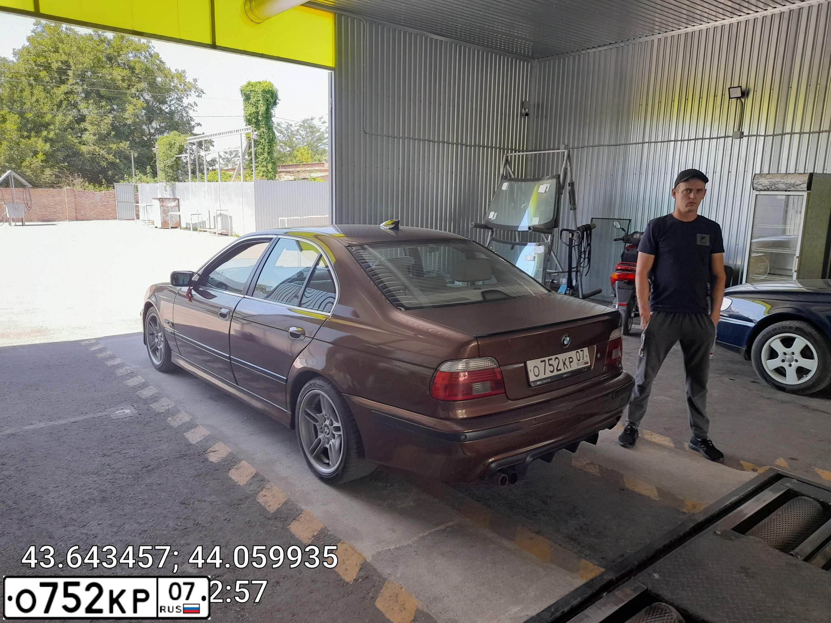 Фото автомобиля BMW SERIE 5, 1998 — госномер А055РУ15. Цвет: КОРИЧНЕВЫЙ