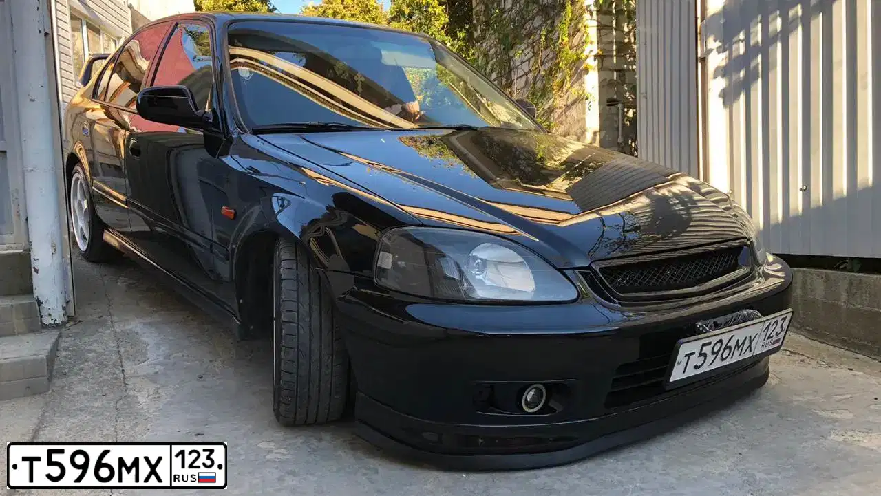 Фото автомобиля HONDA CIVIC, 2000 — госномер Т596МХ123. Цвет: ЧЕРНЫЙ