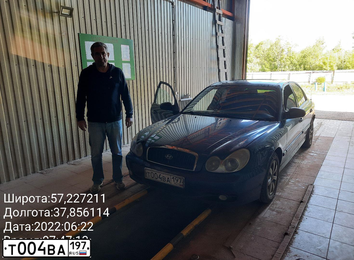 Фото автомобиля LADA 2112, 2002 — госномер С587КР797. Цвет: СЕРЫЙ