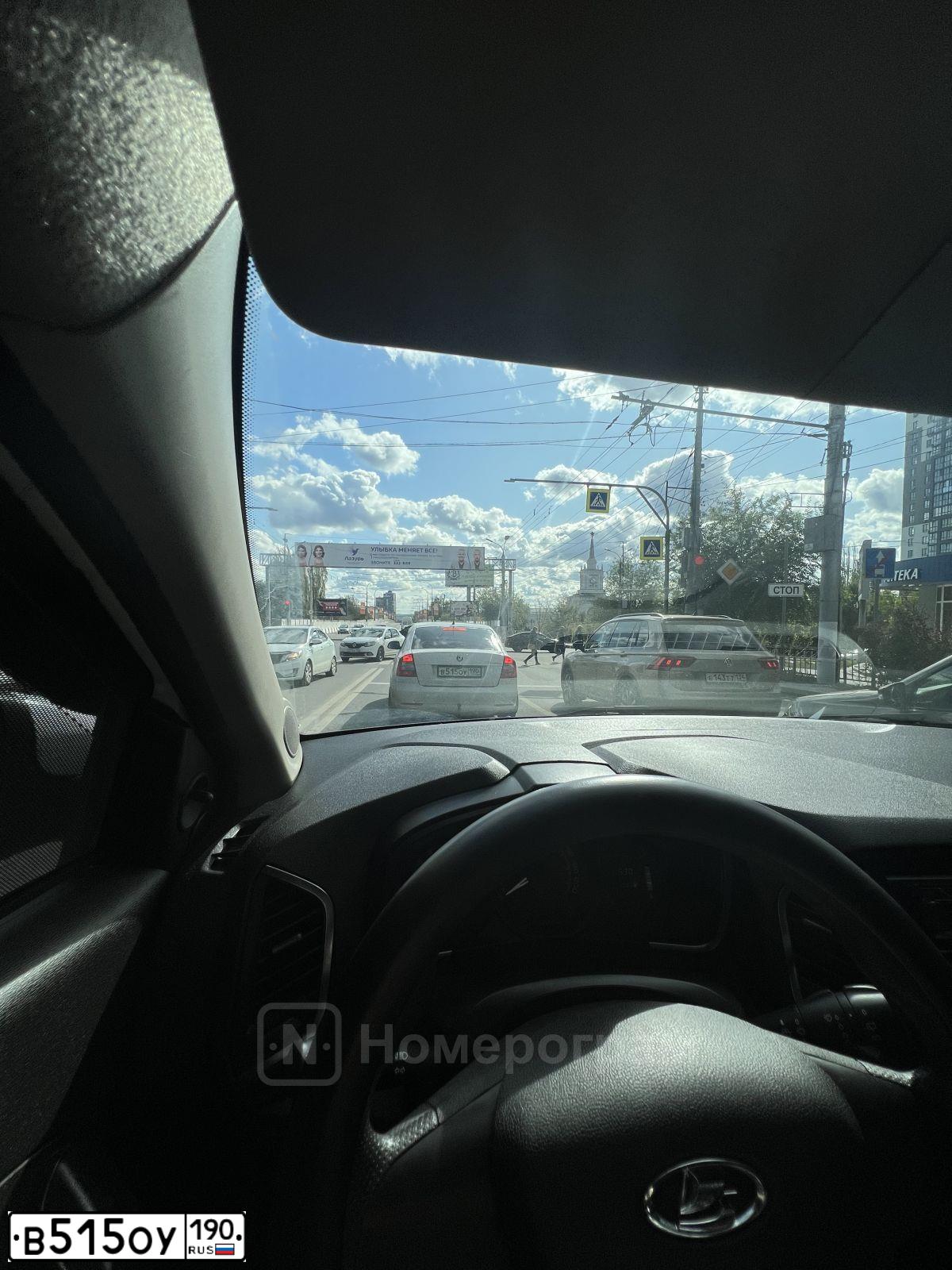 Фото автомобиля SKODA OCTAVIA, 2008 — госномер В515ОУ190. Цвет: ЧЕРНЫЙ
