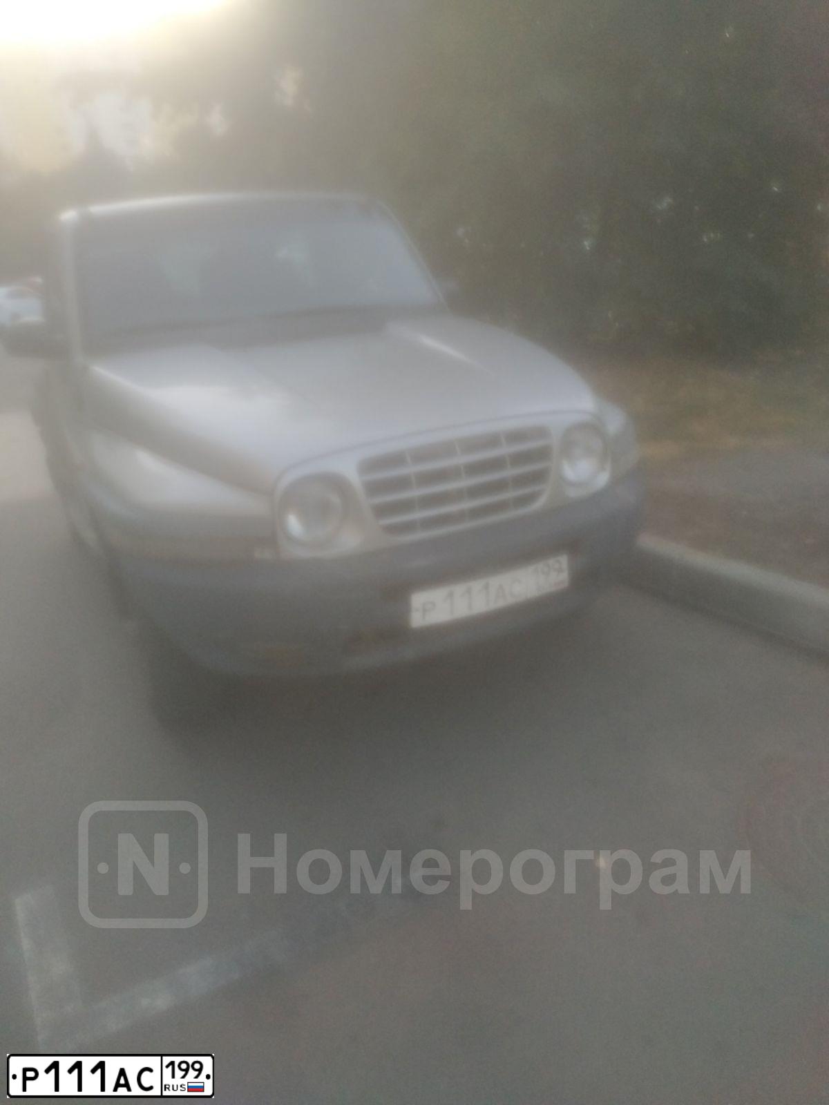 Фото автомобиля SSANGYONG KORANDO, 2002 — госномер Р111АС199. Цвет: СВЕТЛО-СЕРЫЙ