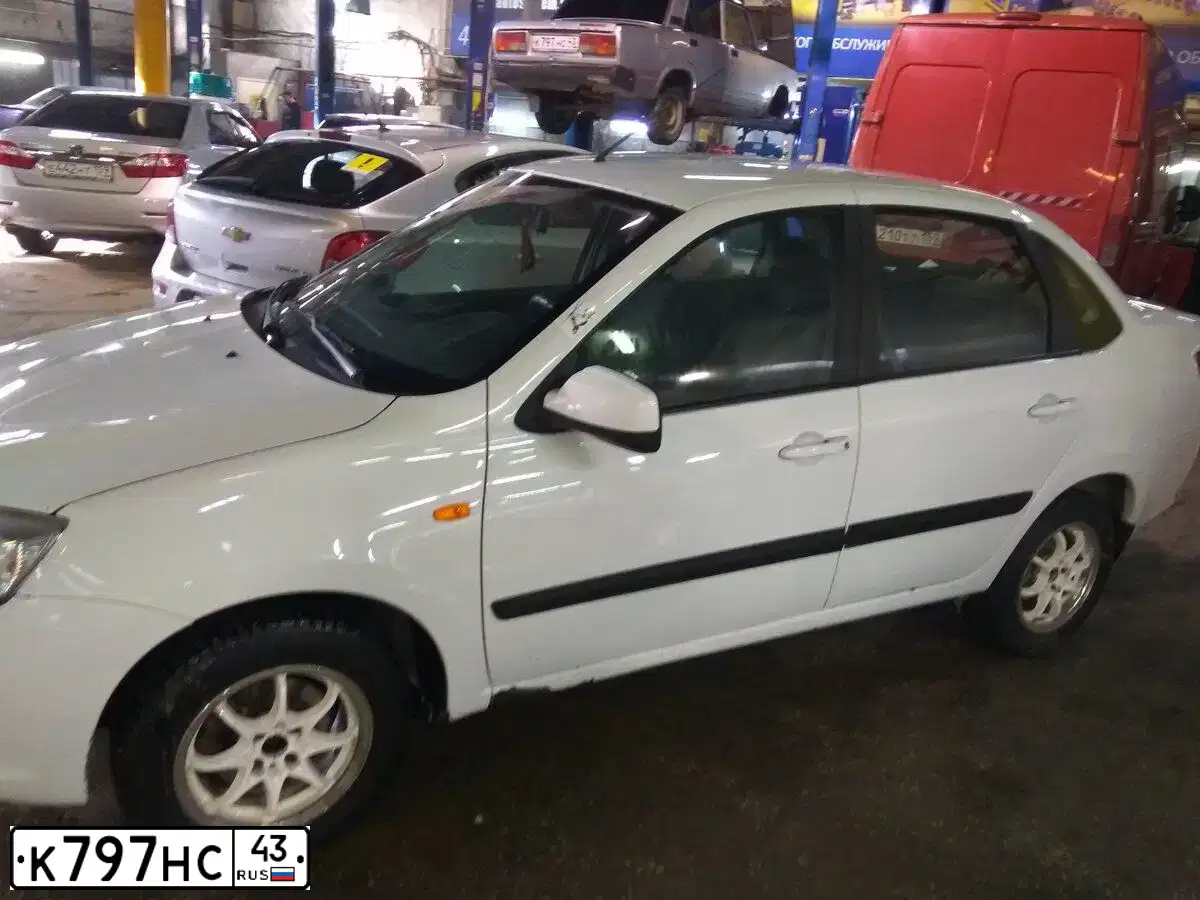 Фото автомобиля LADA 2107, 2011 — госномер К797НС43. Цвет: СЕРЕБРИСТЫЙ