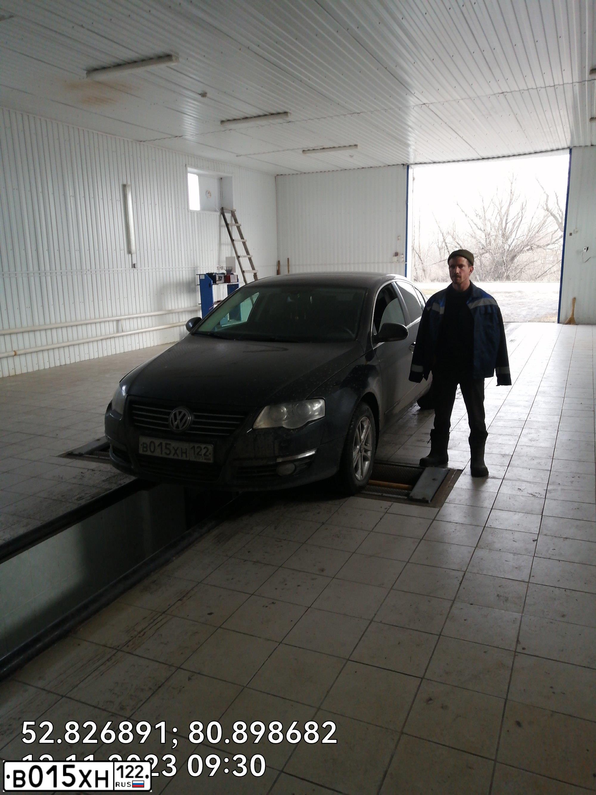 Фото автомобиля VOLKSWAGEN PASSAT, 2007 — госномер А300УВ122. Цвет: ЧЕРНЫЙ