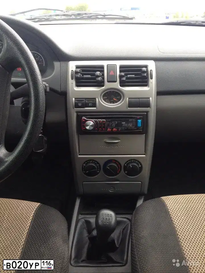 Фото автомобиля LADA 2172 PRIORA, 2010 — госномер В020УР116. Цвет: Сине-Черный