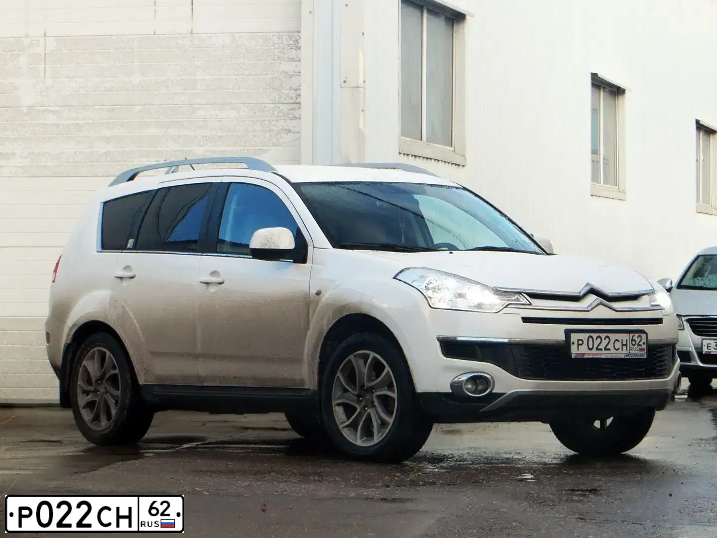 Фото автомобиля CITROEN C-CROSSER, 2011 — госномер А880АА62. Цвет: ЖЕМЧУЖНО-БЕЛЫЙ