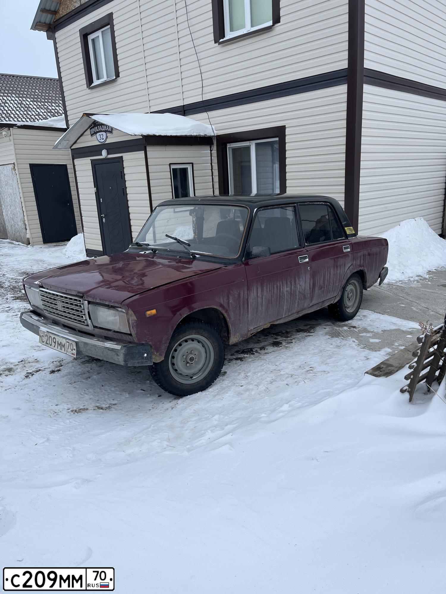 Фото автомобиля LADA 2107 LADA, 2001 — госномер С209ММ70. Цвет: ТЕМНО-БОРДОВЫЙ