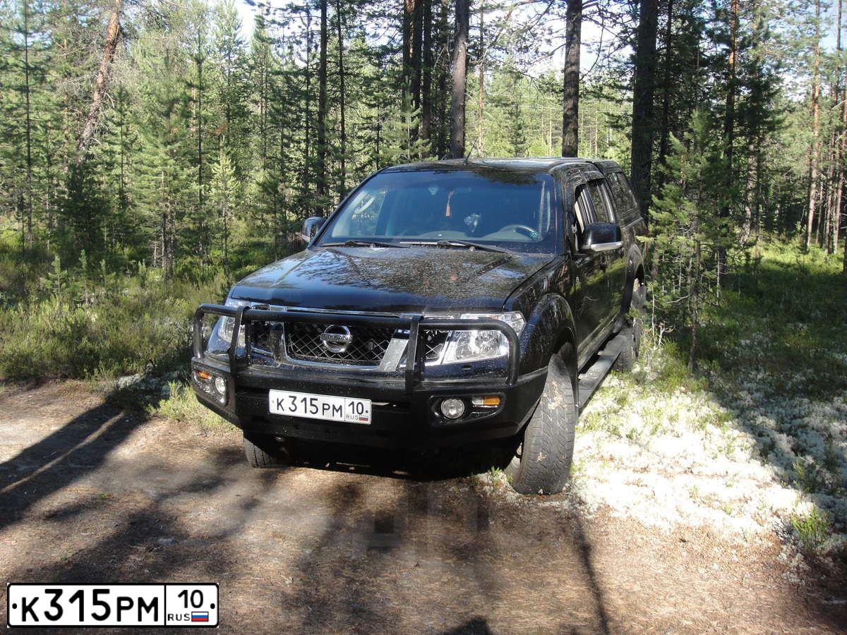 Фото автомобиля NISSAN NAVARA, 2010 — госномер К315РМ10. Цвет: ЧЕРНЫЙ