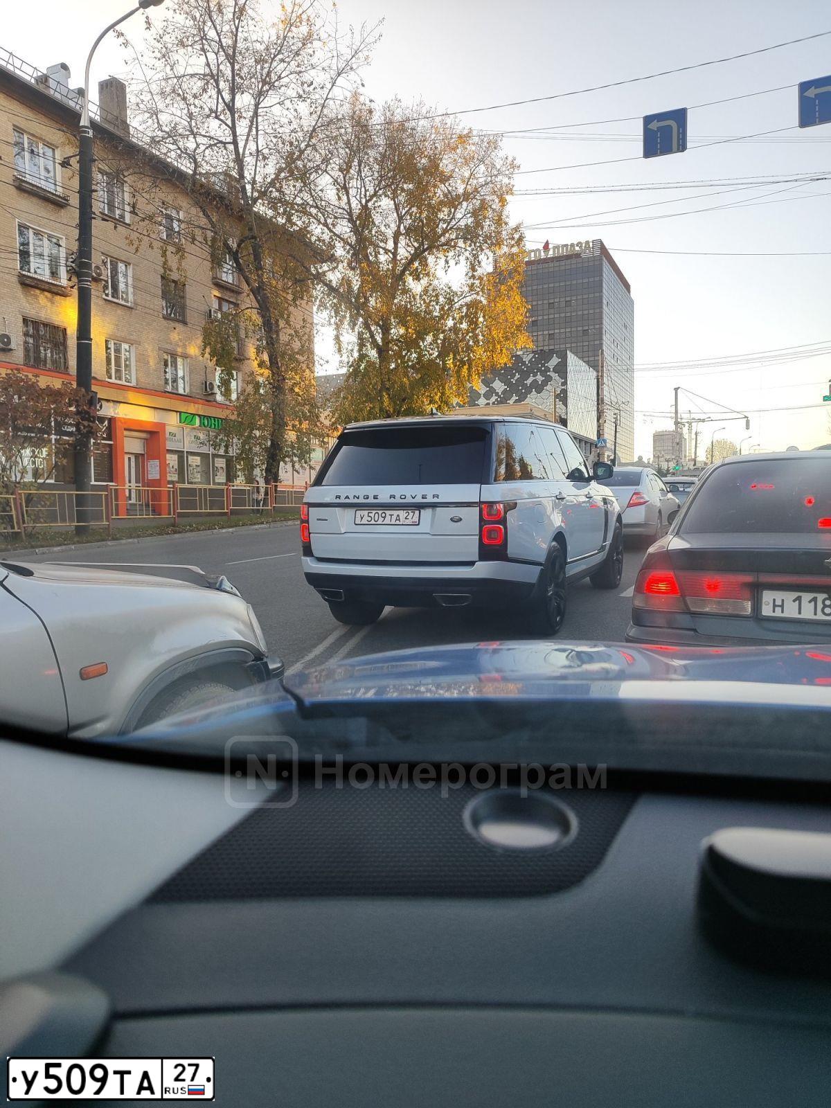 Фото автомобиля LAND ROVER RANGE ROVER, 2016 — госномер Р324КУ75. Цвет: Белый