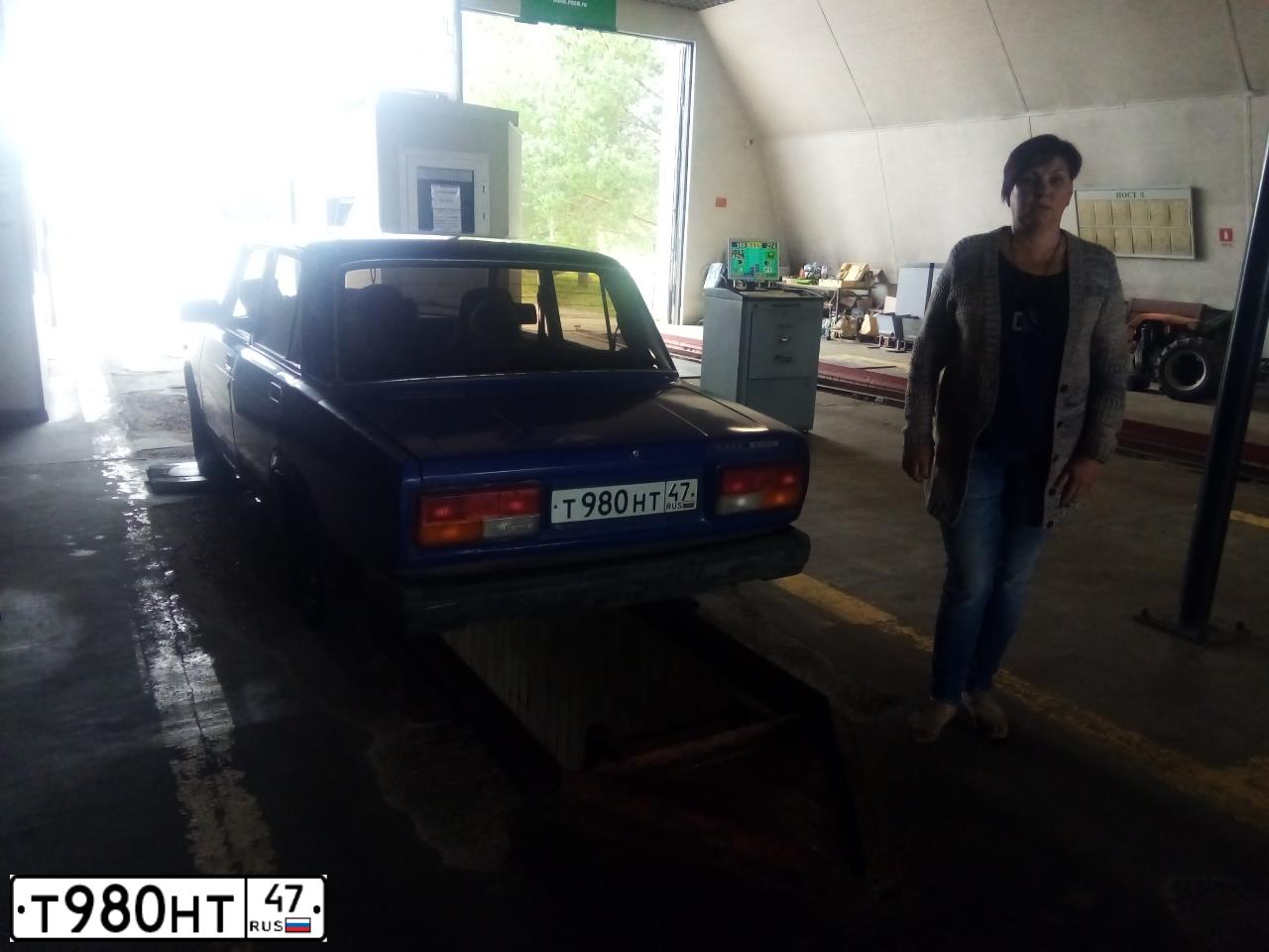 Фото автомобиля LADA 2107, 2011 — госномер Т980НТ47. Цвет: СИНИЙ